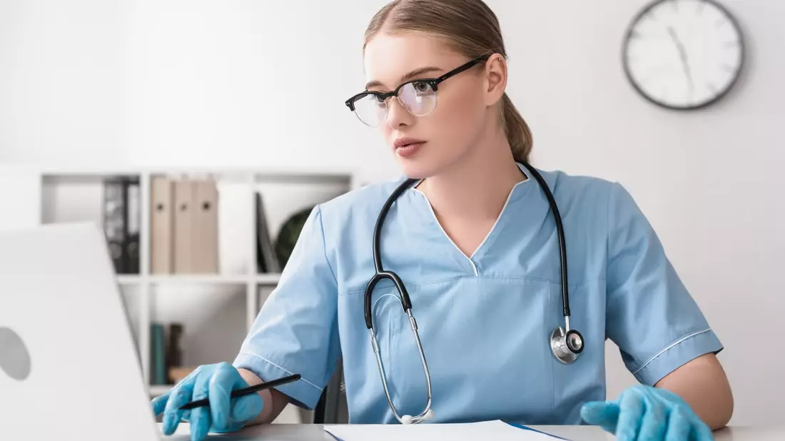 KI und demografischer Wandel prägen die Zukunft der Gesundheitsbranche / Fachkräftemangel, Digitalisierung und Patientenfokussierung erfordern strategische Personalplanung - Bild: presseportal.de