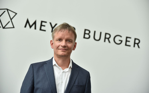 Hat gute Nachrichten für Sachsen-Anhalt: Meyer-Burger-Geschäftsführer Gunter Erfurt. (Archivbild) - Foto: Simon Kremer/dpa Hat gute Nachrichten für Sachsen-Anhalt: Meyer-Burger-Geschäftsführer Gunter Erfurt. (Archivbild) - Foto: Simon Kremer/dpa