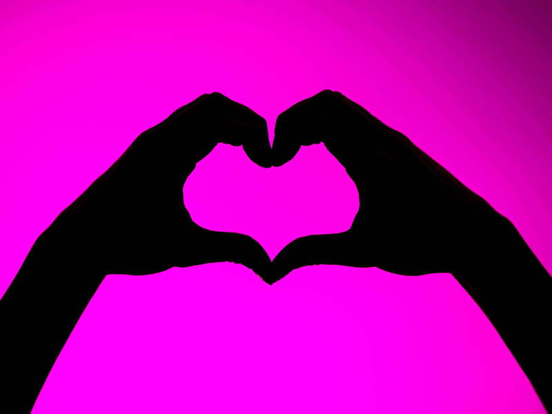 Eine Psychologin rät: Entscheidend ist, sich rechtzeitig zu fragen, ob die digitale Partnersuche seelisch zu sehr belastet. (Symbolbild) - Foto: Sina Schuldt/dpa