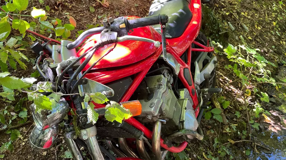 POL-HF: Motorradfahrer bei Unfall schwer verletzt - Polizei sucht Unfallbeteiligten - Bild: presseportal.de