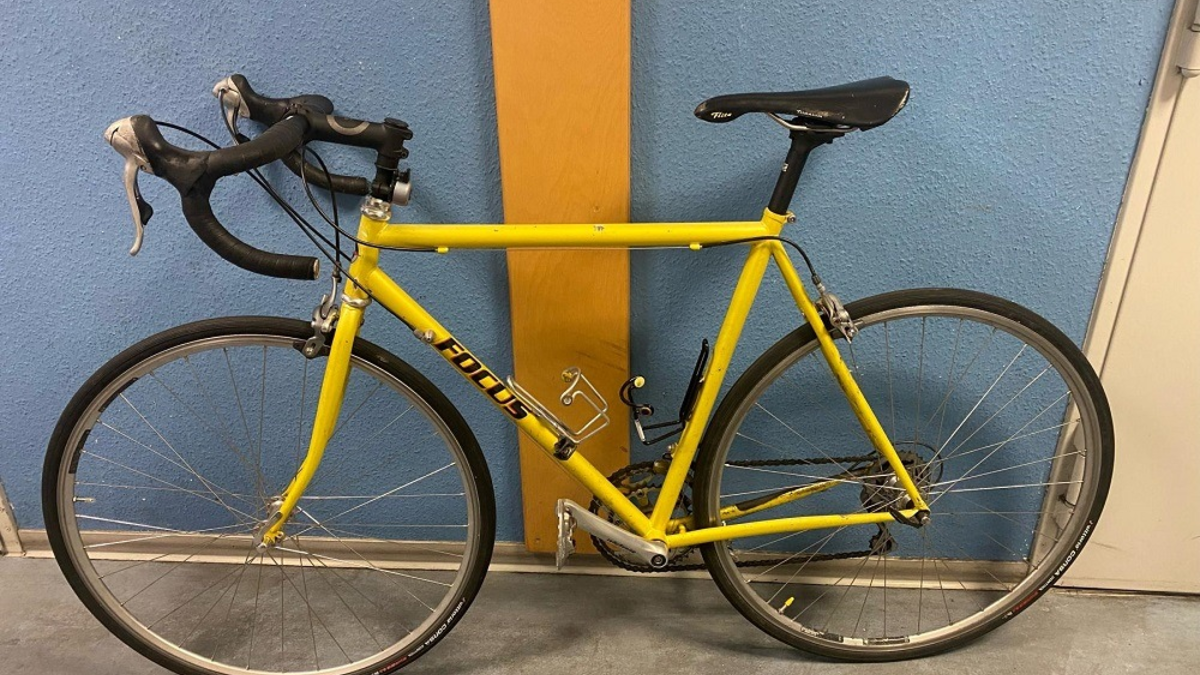 BPOLI-KA: Unbekannter legt Fahrrad ins Gleis - Foto: presseportal.de