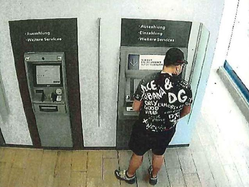 POL-HB: Nr.: 0523--Polizei fahndet mit Fotos nach Geldwäscher-- - Foto: presseportal.de