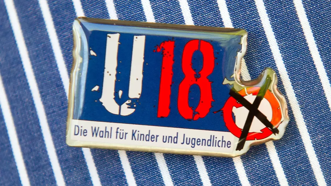 Bei der U18-Wahl können Jugendliche und Kinder, die noch nicht wahlberechtigt sind, ihre Stimme abgeben. (Symbolbild) - Bild: picture alliance / Daniel Naupold/dpa