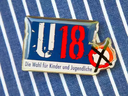 Bei der U18-Wahl können Jugendliche und Kinder, die noch nicht wahlberechtigt sind, ihre Stimme abgeben. (Symbolbild) - Foto: picture alliance / Daniel Naupold/dpa