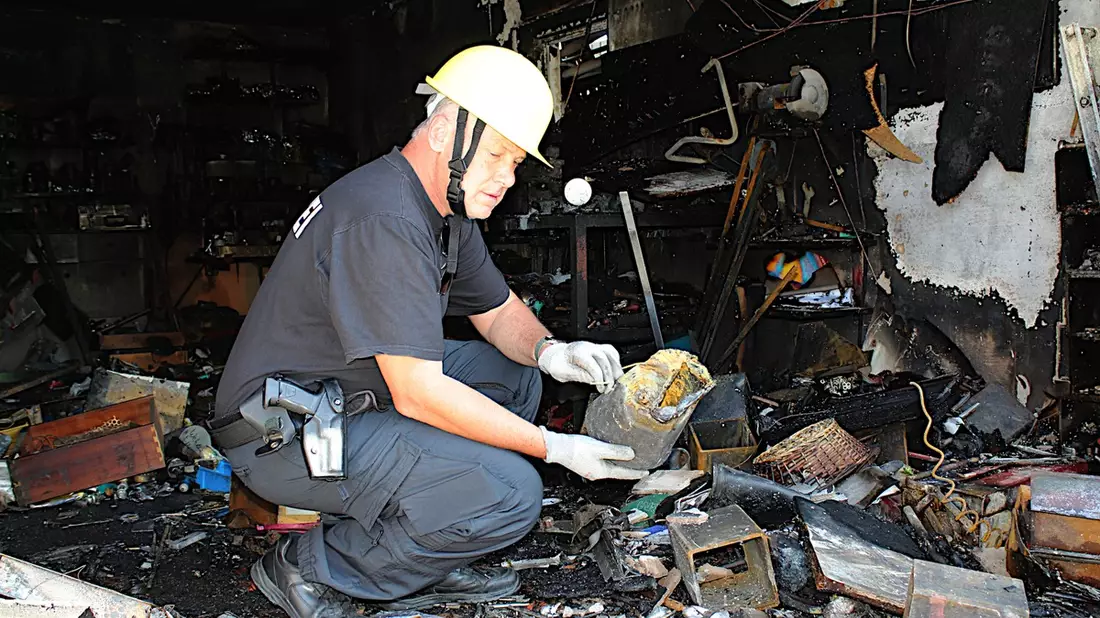 POL-HM: Brand und Explosion in einer Garage - Bild: presseportal.de