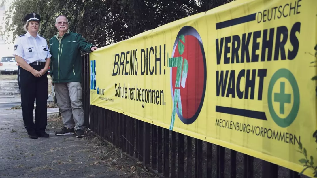 POL-HRO: Verkehrssicherheitsaktion zum Schulanfang - BREMS DICH! Schule hat begonnen! - Bild: presseportal.de