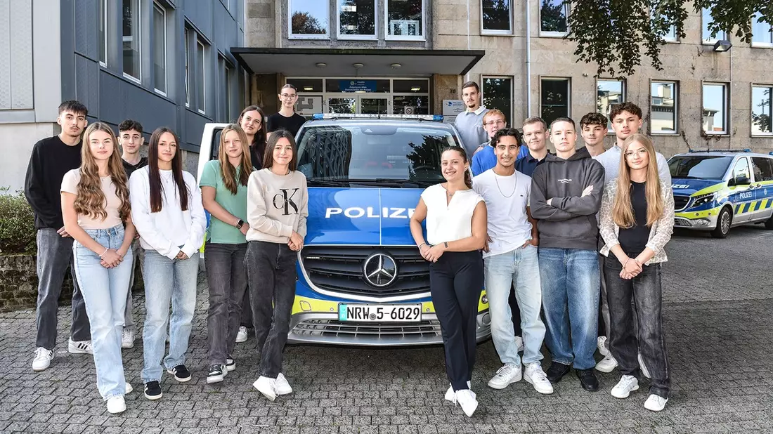 POL-MK: Start zum Blaulicht-Abi: 17 neue Fossis bei der Polizei MK - Bild: presseportal.de