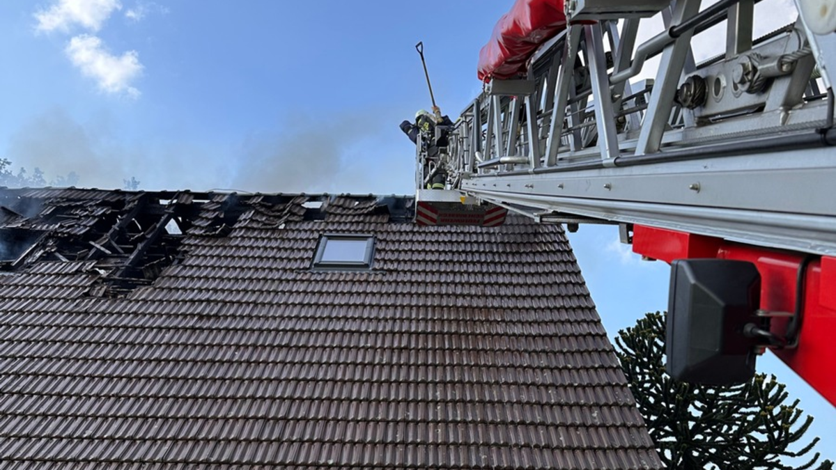 FW-Schermbeck: Gebäudebrand in Hünxe - Foto: presseportal.de
