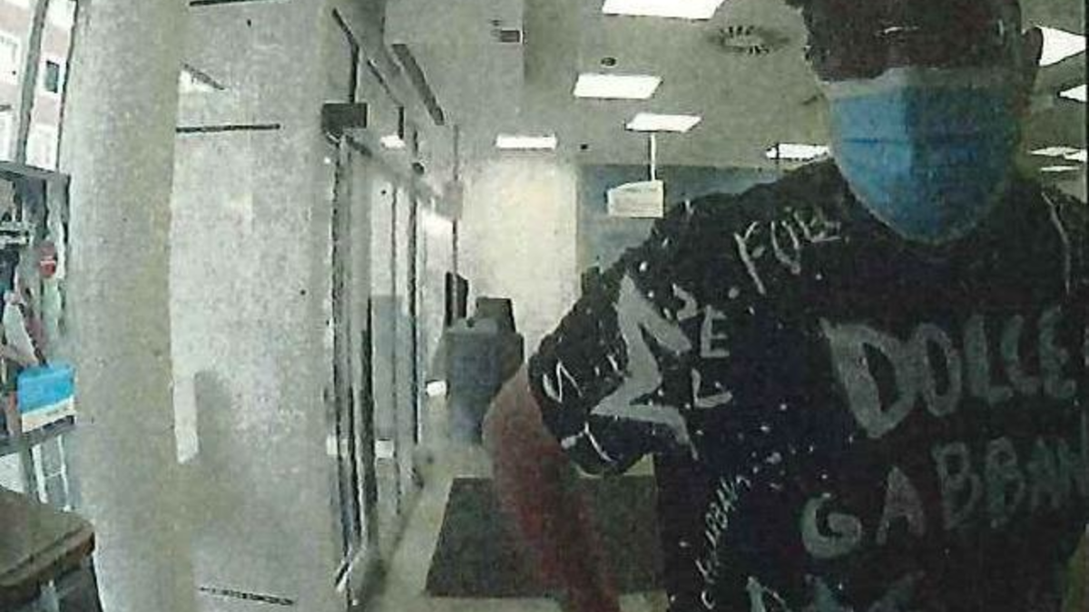 POL-HB: Nr.: 0526--Korrektur: Polizei fahndet mit zwei Fotos nach Geldwäscher-- - Foto: presseportal.de