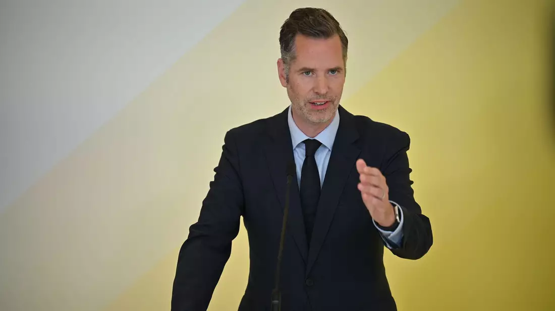 FDP-Fraktionschef Dürr will Sozialleistungen für abgelehnte Asylbewerber abschaffen. (Archivbild) - Bild: Sabina Crisan/dpa