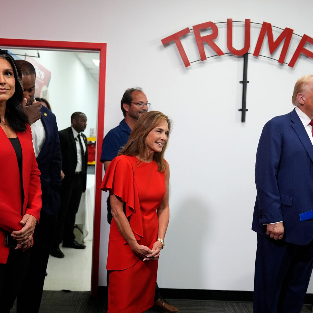 Nach Ansicht Gabbards würde Trump die USA als Präsident vor einem Krieg bewahren. - Foto: Carolyn Kaster/AP/dpa