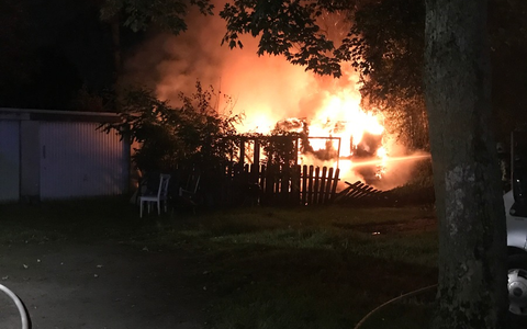 FW-BOT: Gartenlaube im Vollbrand - Foto: presseportal.de