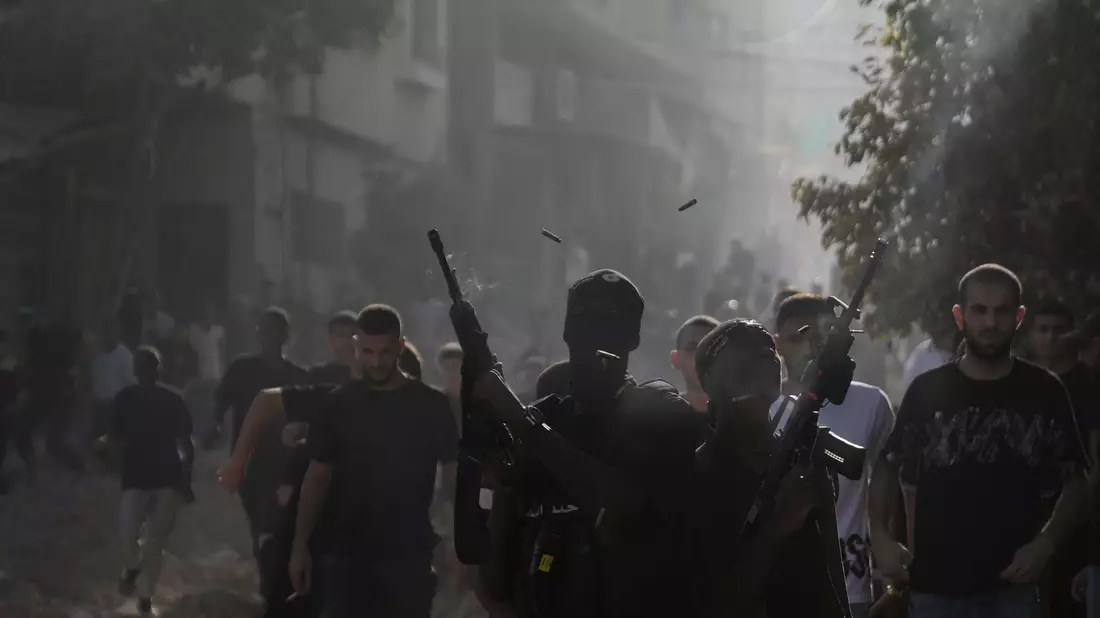 Tulkarem im Westjordanland nach einer israelischen Razzia. - Bild: Majdi Mohammed/AP/dpa