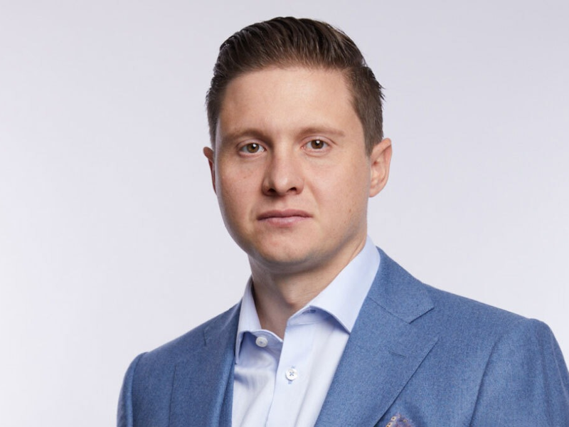 Weiterbildung als Schlüssel zum Erfolg? Headhunter Dominik Roth verrät, warum zu viele Qualifikationen der Karriere sogar schaden können - Foto: presseportal.de