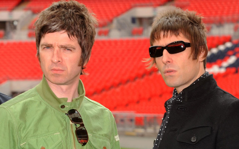 Die Brüder Noel und Liam Gallagher trugen ihre Fehde lange auch öffentlich aus. (Archivbild) - Foto: Zak Hussein/PA Wire/dpa