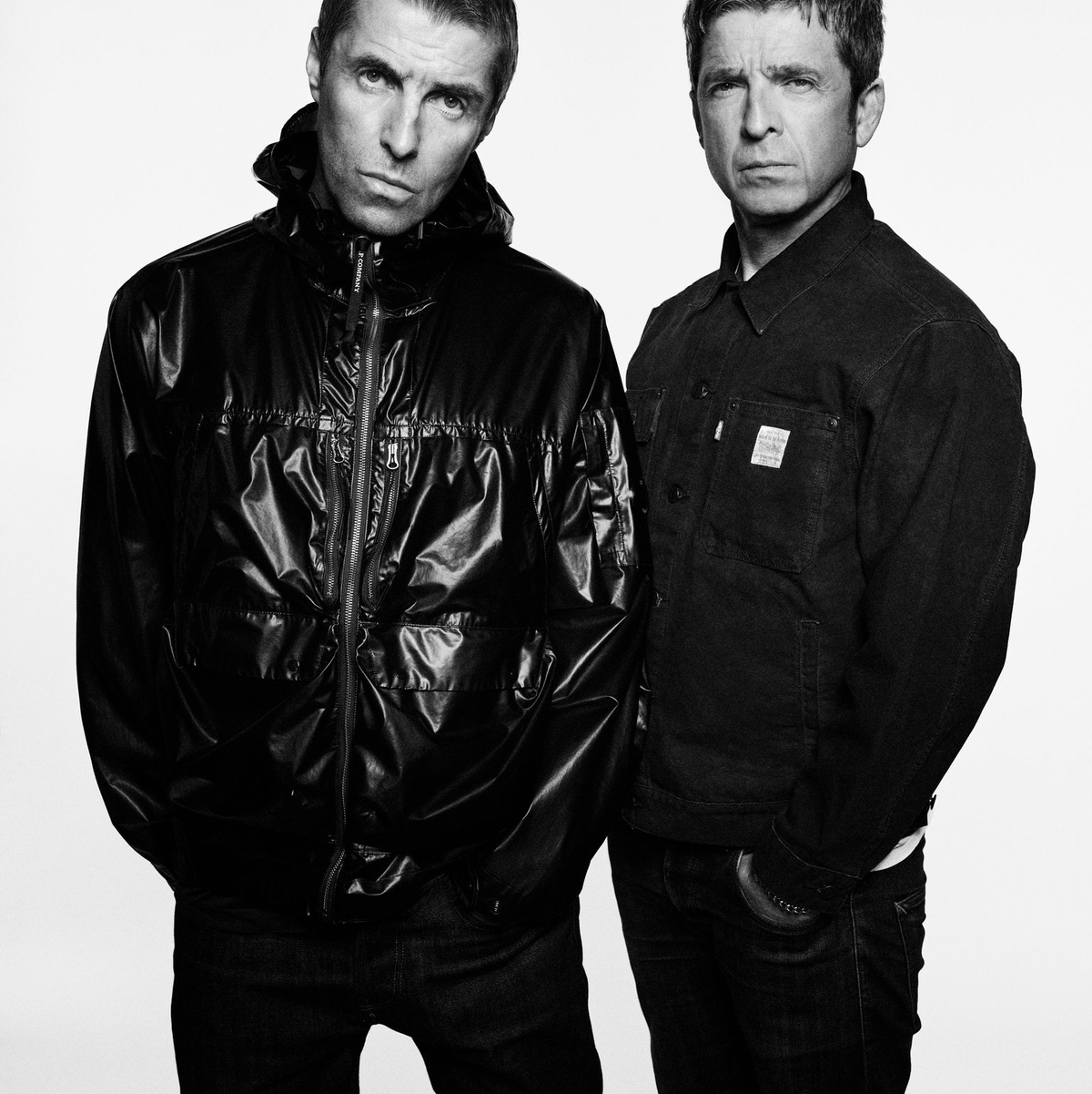 Sie tun es wieder: Liam (l) und Noel Gallagher wollen zusammen auf der Bühne stehen. - Foto: Simon Emmett/Fear Pr/PA Media/dpa