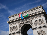 Dritte Medaille für Dressurreiterin Anna-Lena Niehues bei den Paralympics. - Foto: Christophe Ena/AP/dpa