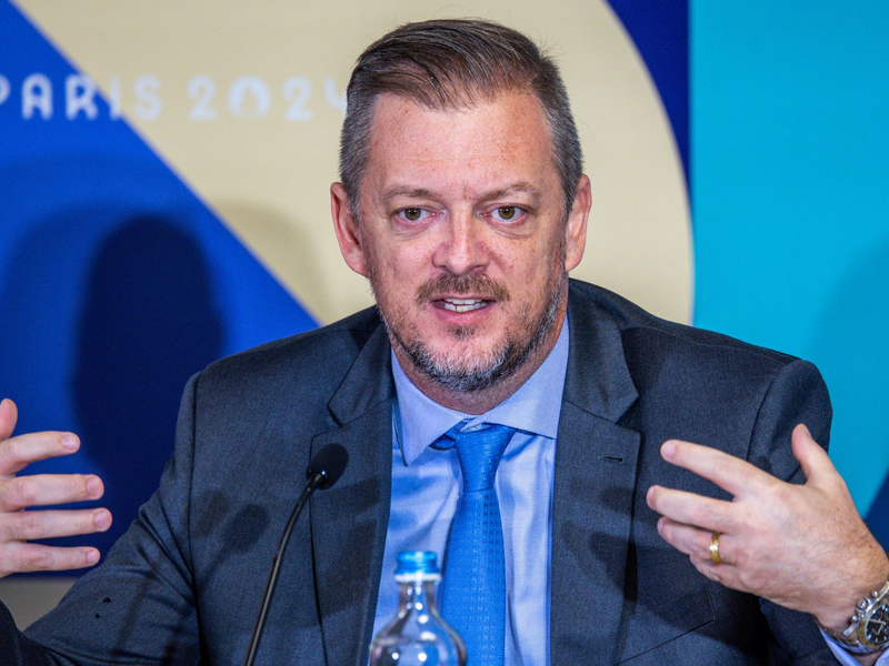IPC-Präsident Andrew Parsons sieht Paris als Austragungsort für die Paralympics gerüstet. - Foto: Jens Büttner/dpa