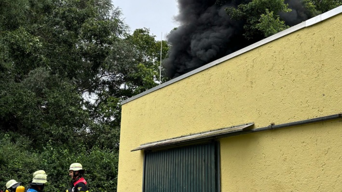 FW-M: Rauchschwaden über Grundschule (Neuperlach) - Foto: presseportal.de