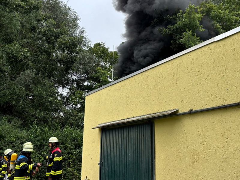 FW-M: Rauchschwaden über Grundschule (Neuperlach) - Foto: presseportal.de