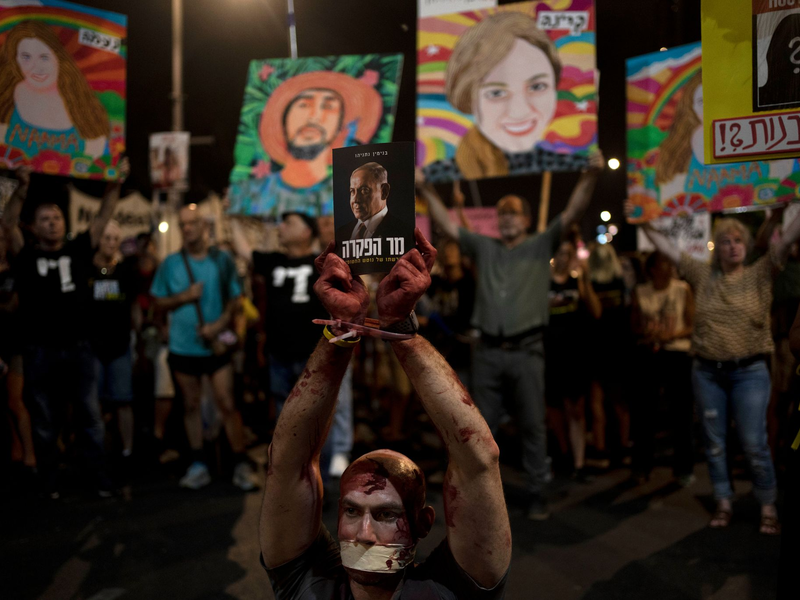 Demonstration für Freilassung von Geiseln in Tel Aviv. (Archivfoto) - Foto: Maya Alleruzzo/AP