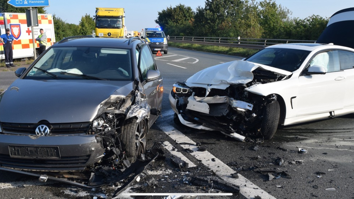 POL-NI: Erneut Verkehrsunfall Lauenau B442 -Anschlussstelle BAB2 - Foto: presseportal.de