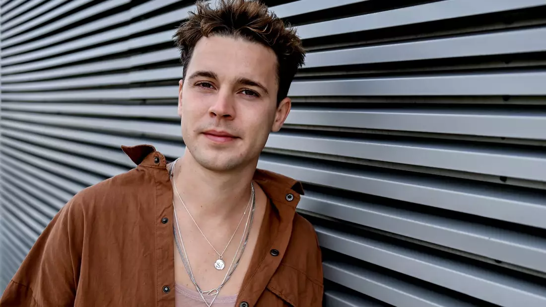 DJ Felix Jaehn hat erstmal alle Shows abgesagt, weil er mehr Pause und Zeit zum Heilen braucht. - Bild: Britta Pedersen/dpa-Zentralbild/ZB