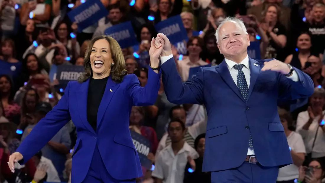 Erstmals seit ihrer Nominierung als demokratisches Kandidatenduo für die Präsidentenwahl wollen Kamala Harris und Tim Walz ein Interview geben. (Archivbild) - Bild: Jacquelyn Martin/AP
