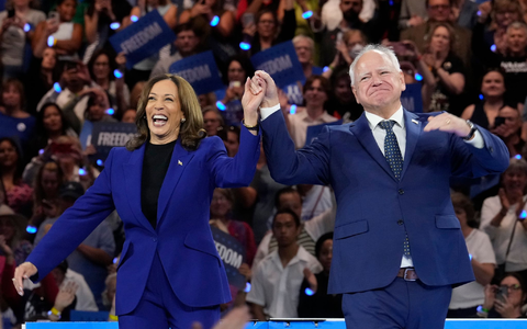 Erstmals seit ihrer Nominierung als demokratisches Kandidatenduo für die Präsidentenwahl wollen Kamala Harris und Tim Walz ein Interview geben. (Archivbild) - Foto: Jacquelyn Martin/AP