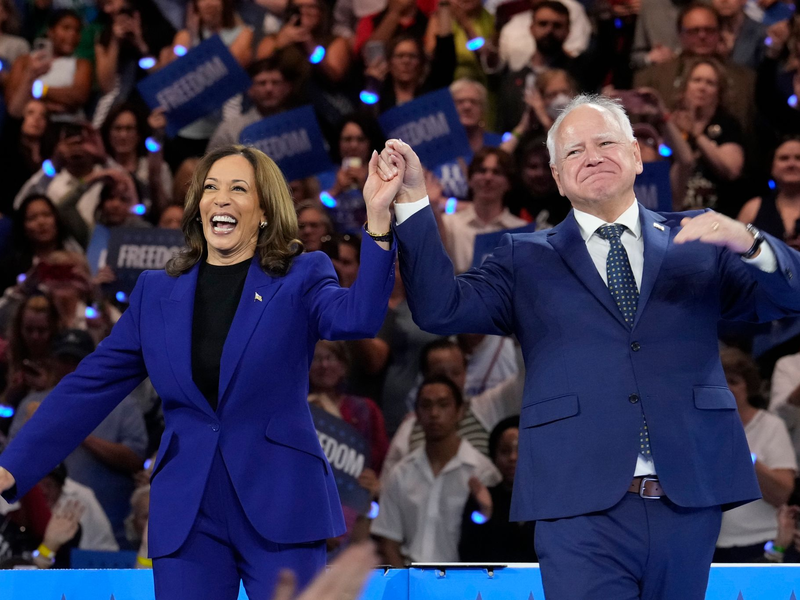 Erstmals seit ihrer Nominierung als demokratisches Kandidatenduo für die Präsidentenwahl wollen Kamala Harris und Tim Walz ein Interview geben. (Archivbild) - Foto: Jacquelyn Martin/AP