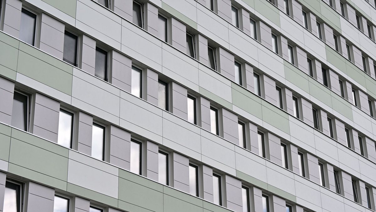 Studentenwohnheime dämpfen die Wohnkosten für Studierende. - Foto: Martin Schutt/dpa