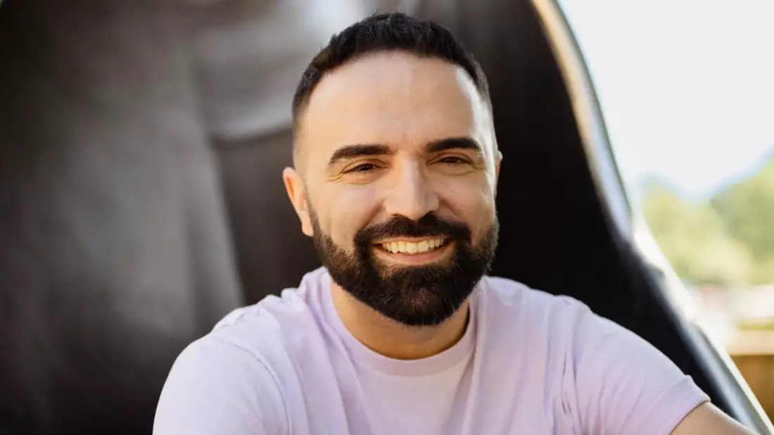 Social-Media-Kinderarzt Dr. Vitor Gatinho in ELTERN: Meine Mission ist es, Eltern kompetenter zu machen. - Bild: presseportal.de