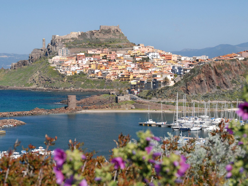 Der Unfall ereignete sich am frühen Morgen - die Opfer waren auf dem Weg zur Arbeit. (Symbolbild) - Foto: Christian Röwekamp/dpa-tmn/dpa