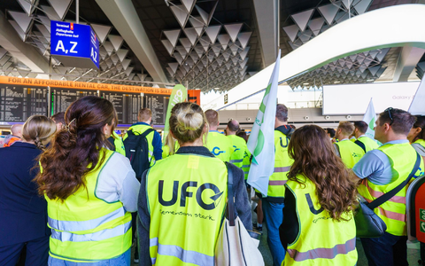 Bei der Lufthansa-Tochter Discover kommt es wegen eines Streiks zu Flugausfällen. - Foto: Andreas Arnold/dpa Bei der Lufthansa-Tochter Discover kommt es wegen eines Streiks zu Flugausfällen. - Foto: Andreas Arnold/dpa