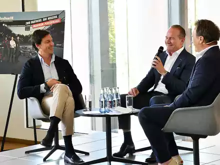 Toto Wolff und Andreas Kroiss: Technologie und Leadership im Fokus - Foto: presseportal.de