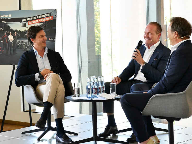 Toto Wolff und Andreas Kroiss: Technologie und Leadership im Fokus - Foto: presseportal.de