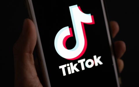 Eine Auswertung von Tiktok hat ergeben, dass viele Hits der Single-Charts schon Tage vorher auf der Plattform top sind. - Foto: Monika Skolimowska/dpa