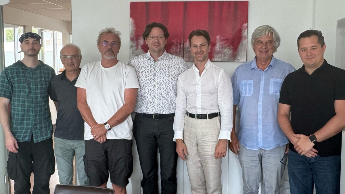 Strategische Partnerschaft besiegelt: Christoph Kroschke GmbH beteiligt sich an WVTA Fahrzeugdaten GmbH - Foto: presseportal.de