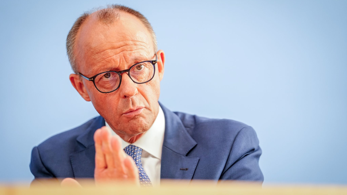 Kurzzeitig habe die Koalition auf der Kippe gestanden, sagt Merz. (Archivbild) - Foto: Kay Nietfeld/dpa