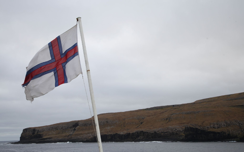 Bei der Überfahrt von der südlichen färöischen Insel Suduroy nach Norwegen ist es zu einem Unglück gekommen. (Archivbild) - Foto: Steffen Trumpf/dpa
