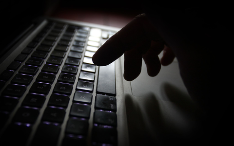 Kinder und Jugendliche sind den Gefahren im Internet oft schutzlos ausgeliefert. - Foto: Karl-Josef Hildenbrand/dpa Kinder und Jugendliche sind den Gefahren im Internet oft schutzlos ausgeliefert. - Foto: Karl-Josef Hildenbrand/dpa