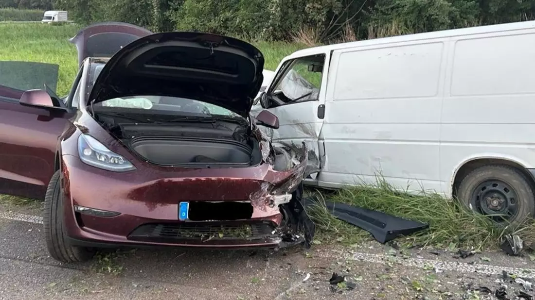 POL-PDLD: A65/AS NW-Süd - Kollision beim Einfahren löst Großeinsatz aus - Bild: presseportal.de
