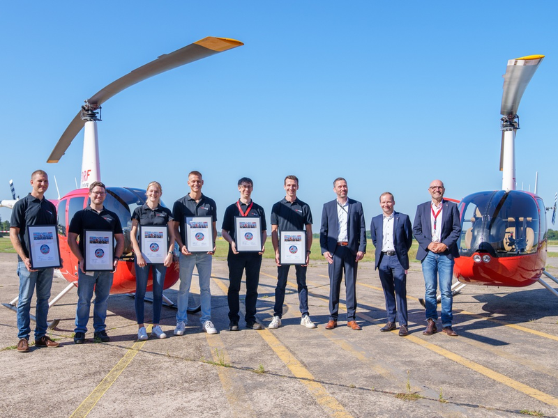Ausbildung zum Berufshubschrauberpiloten / DRF Akademie verabschiedet ersten Ausbildungsjahrgang nach erfolgreichem Abschluss - Foto: presseportal.de