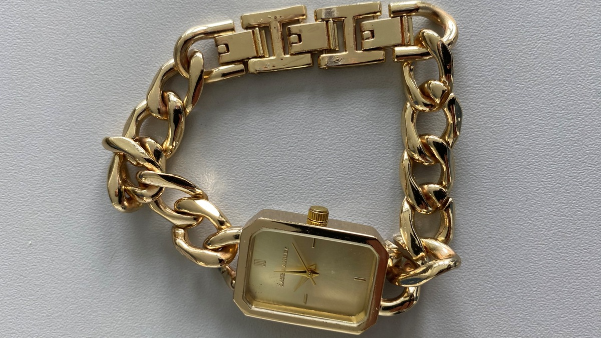 POL-HL: Stadtgebiet Lübeck / Sichergestellte Armbanduhr - Eigentümer gesucht - Foto: presseportal.de