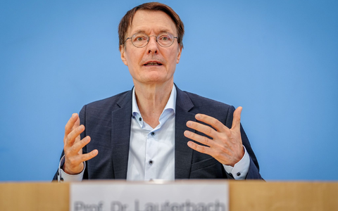 Minister Lauterbach will mehr Todesfälle durch Herzinfarkte vermeiden. - Foto: Kay Nietfeld/dpa