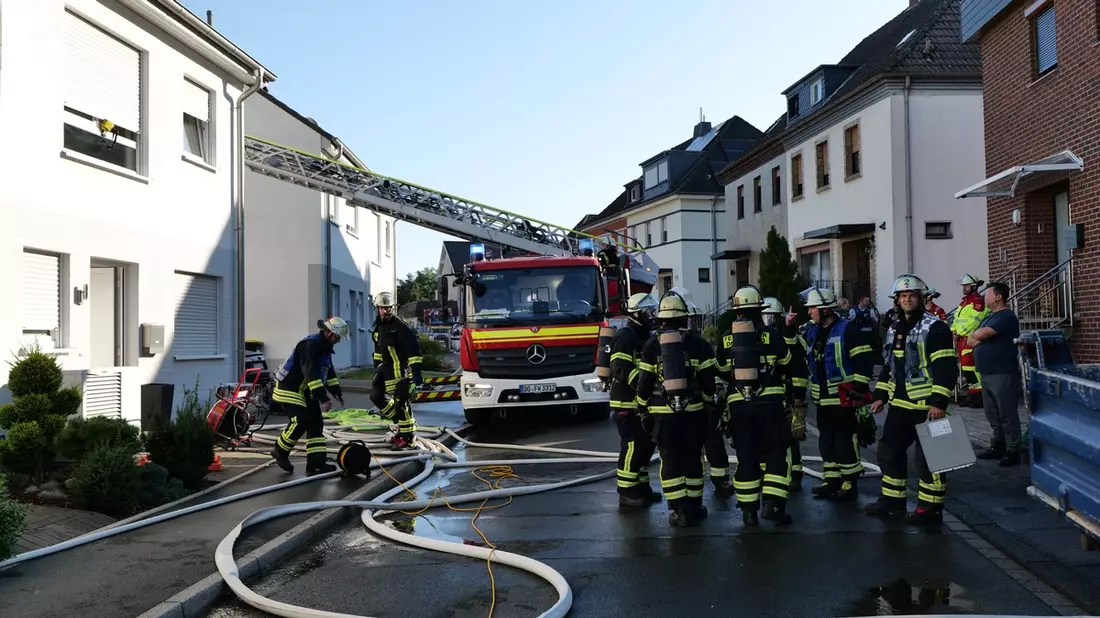 FW-DO: Brand eines Wintergartens richtet erheblichen Gebäudeschaden an - Bild: presseportal.de