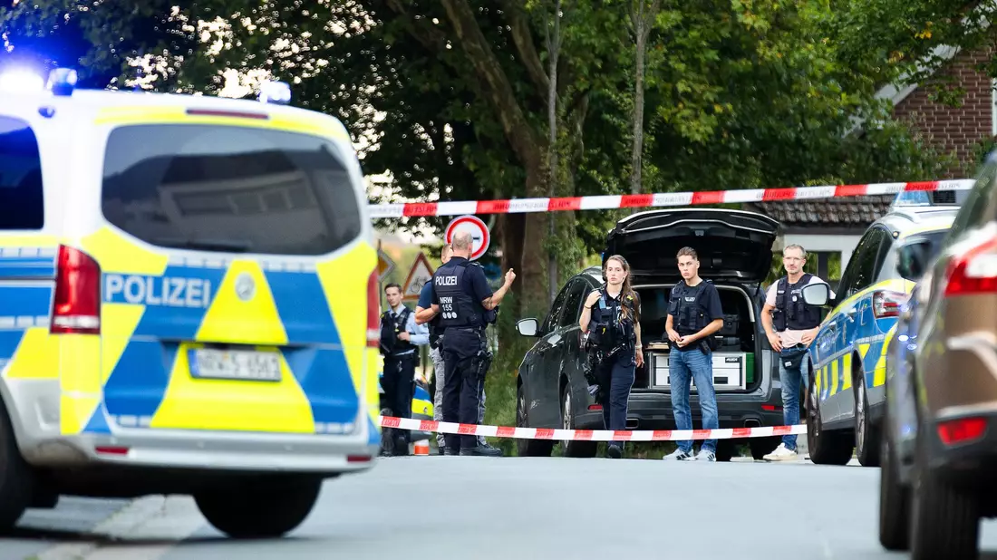 Nach einem Vorfall in Moers am Dienstag soll es nun in Recklinghausen zu tödlichen Polizeischüssen gekommen sein. - Bild: Justin Brosch/dpa