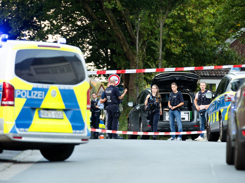 Nach einem Vorfall im Moers am Dienstag soll es nun in Recklinghausen zu tödlichen Polizeischüssen gekommen sein. - Foto: Justin Brosch/dpa