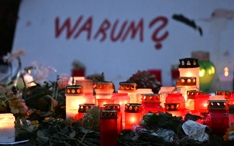 Am Freitagabend waren bei einem Stadtfest im nordrhein-westfälischen Solingen drei Menschen mit einem Messer getötet worden. Laut Experten beginnt eine Radikalisierung oft mit einer Lebenskrise. - Foto: Federico Gambarini/dpa Am Freitagabend waren bei einem Stadtfest im nordrhein-westfälischen Solingen drei Menschen mit einem Messer getötet worden. Laut Experten beginnt eine Radikalisierung oft mit einer Lebenskrise. - Foto: Federico Gambarini/dpa