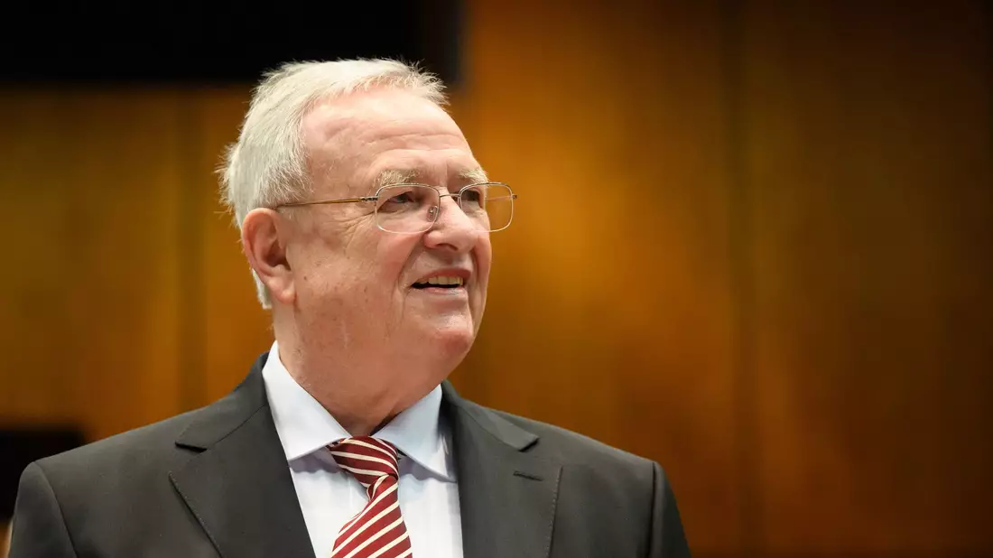Die Gesundheit von Ex-VW-Boss Martin Winterkorn wirbelte die Planungen der Justiz schon mehrmals durcheinander. (Archivbild) - Bild: Julian Stratenschulte/dpa
